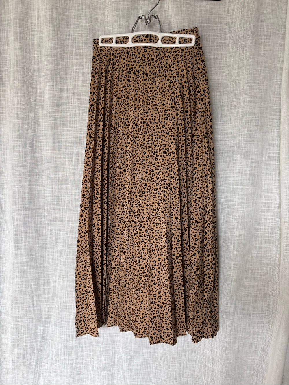 Classic Leopard Print Maxi Skirt - Tan